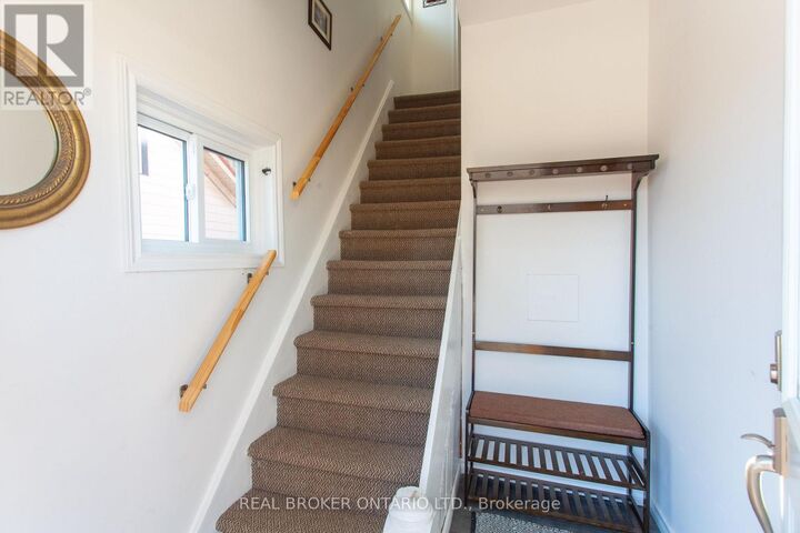 Property Photo:  231 Front Street South Upper  ON L3V 4T1 