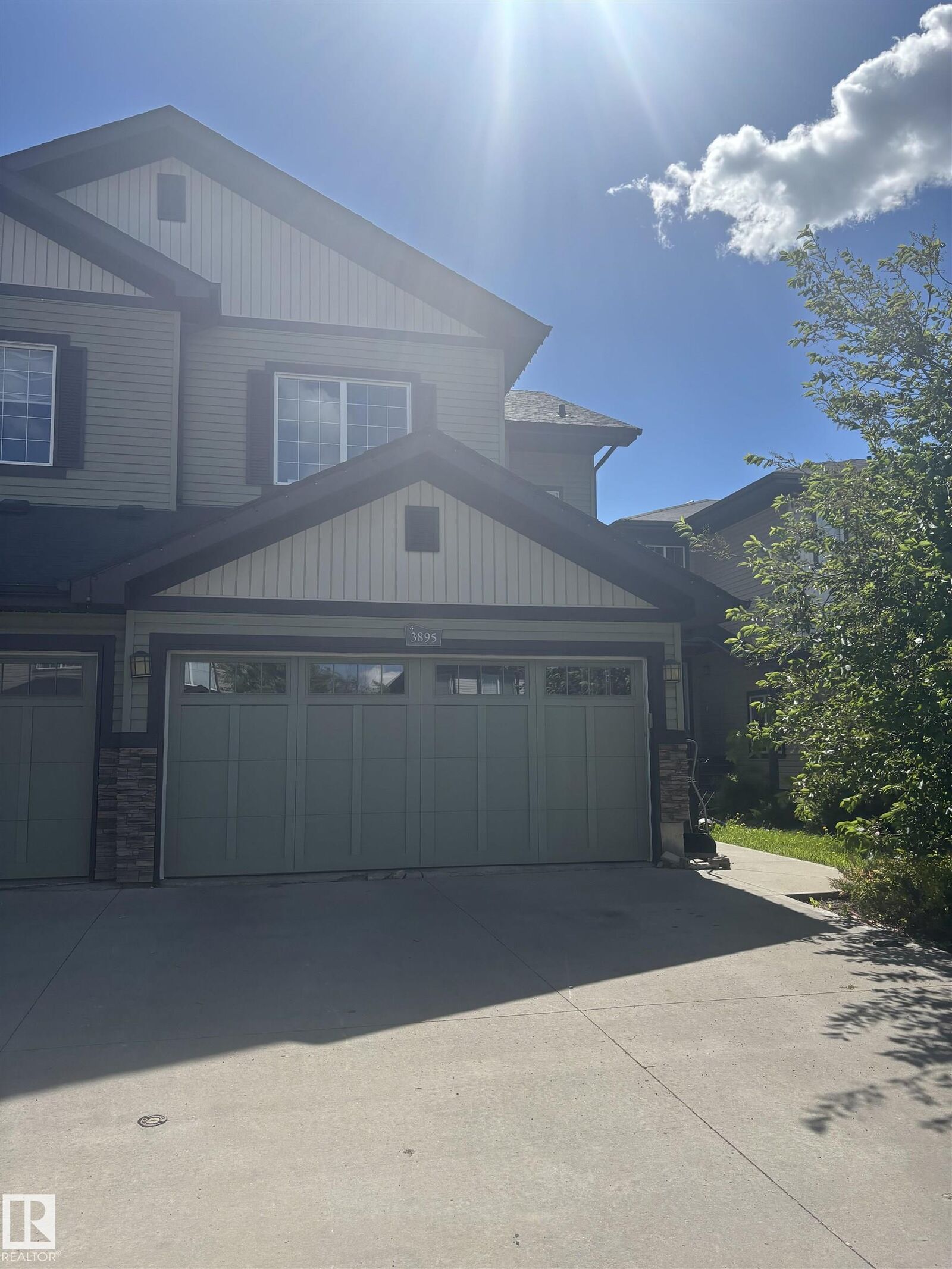 Property Photo: 3895 Gallinger Loop NW AB T5T 4G6