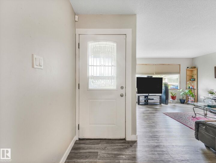 Property Photo:  13807 92 Street NW  AB T5E 3S1 