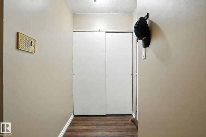 Property Photo:  11046 130 Street NW 201  AB T5M 0Z7 