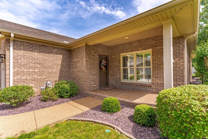Property Photo:  4827 Paddock Drive  IN 47715 