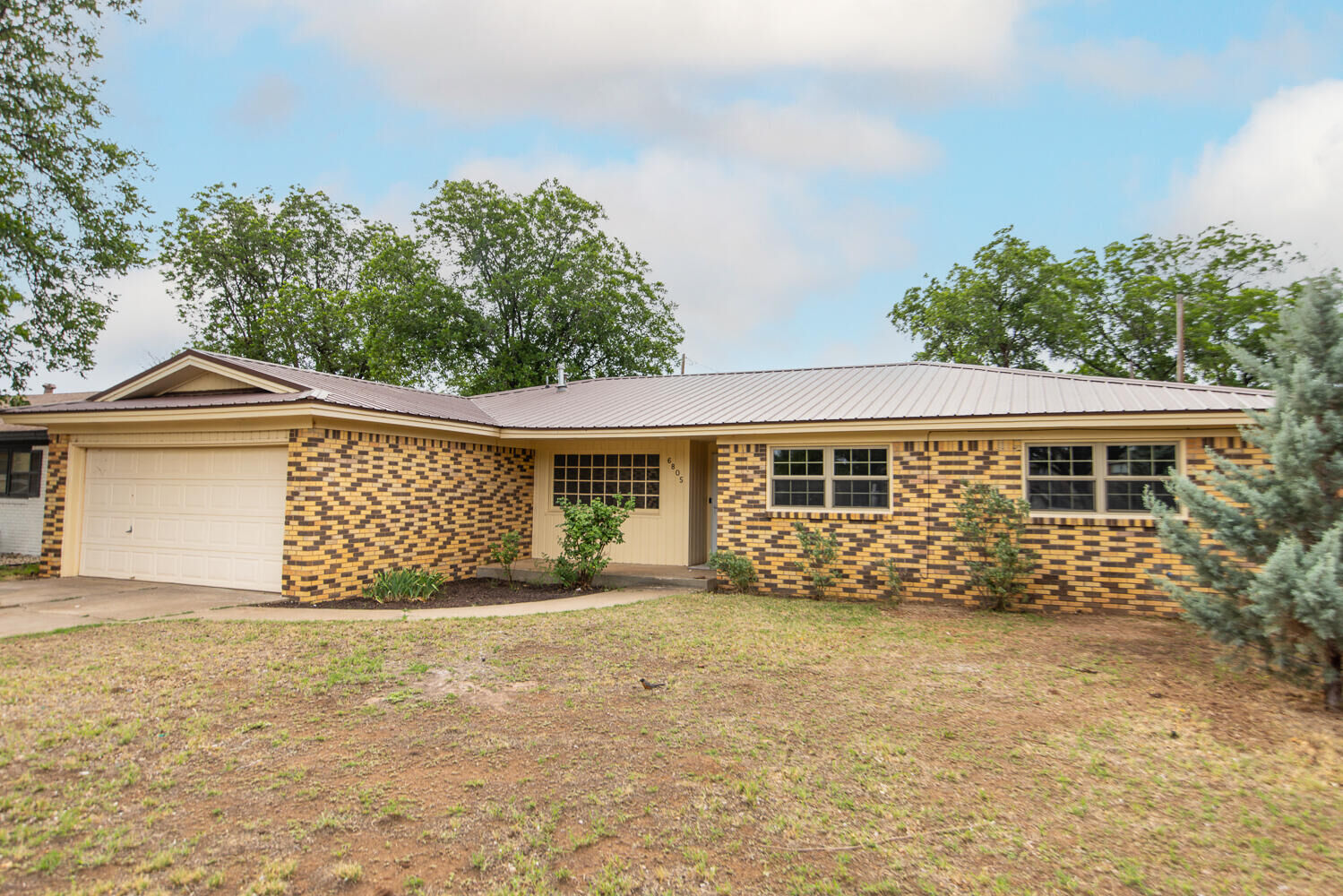Property Photo: 6805 Avenue W TX 79412