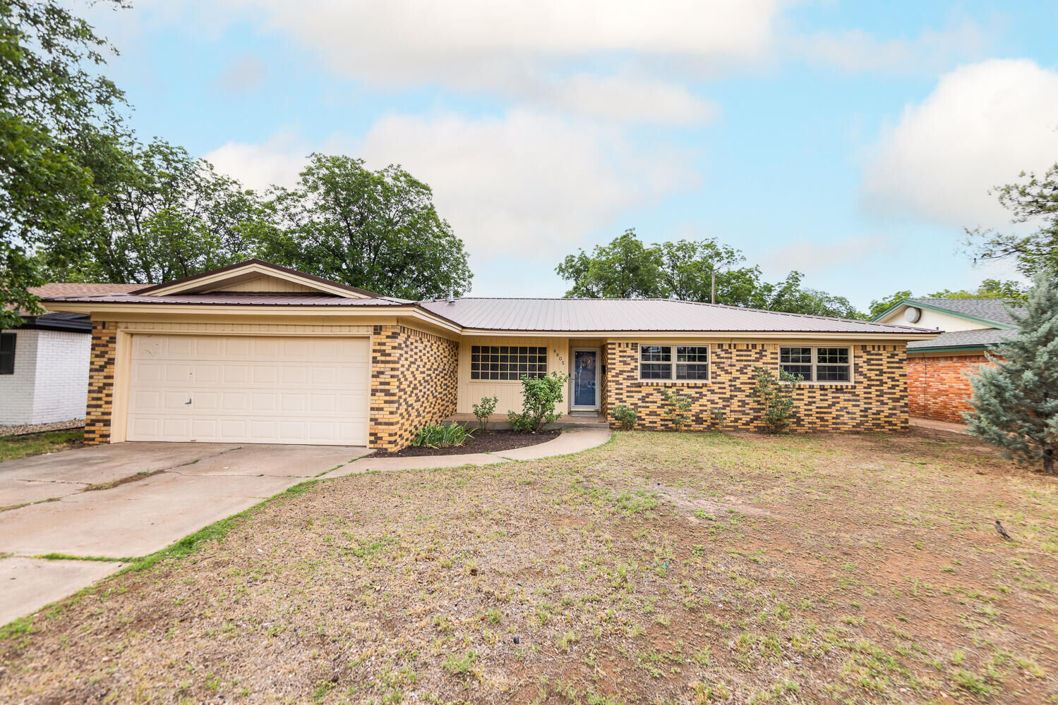 Property Photo:  6805 Avenue W  TX 79412 