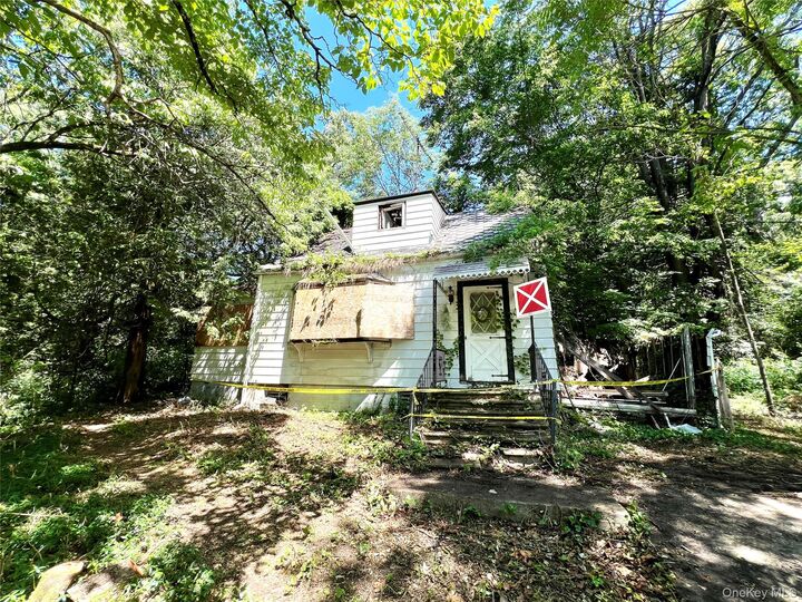 Property Photo:  11 Knolls Road  NY 12601 