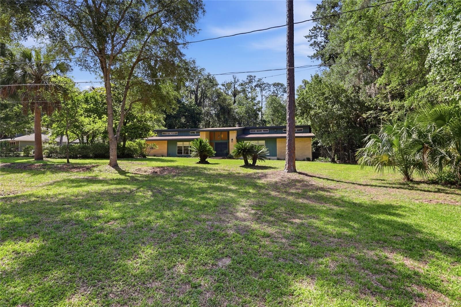 Property Photo: 6605 NW 16th Place FL 32605
