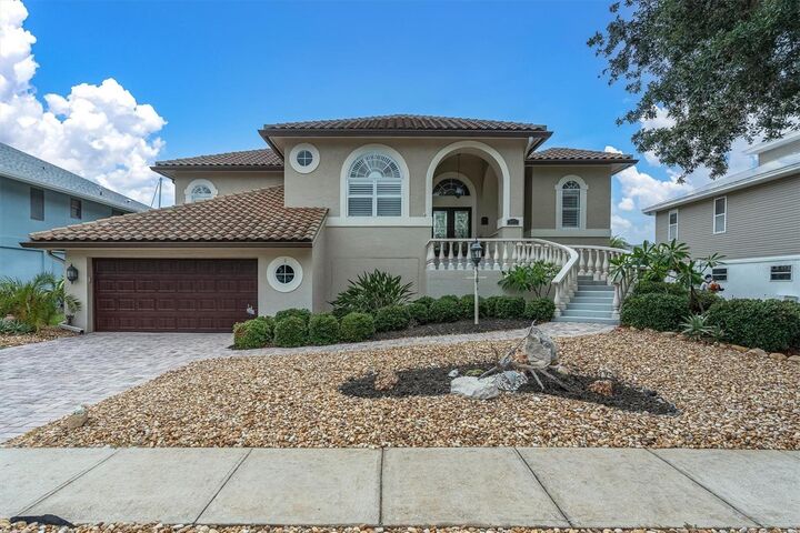 Property Photo:  2853 Seabreeze Drive S  FL 33707 