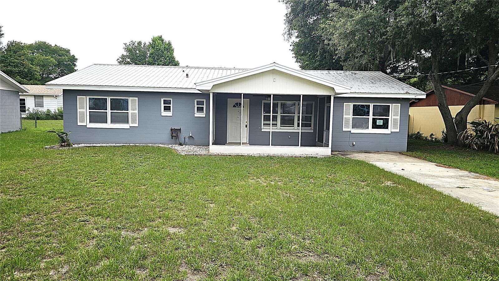 Property Photo: 314 Woodland Drive FL 32726