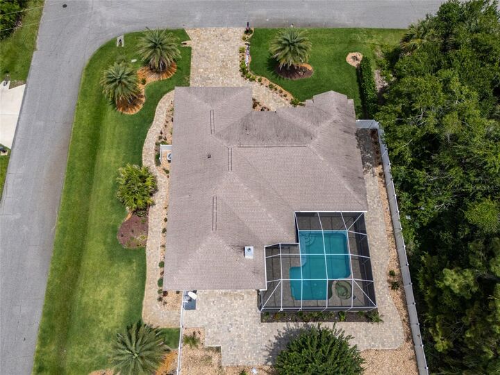 Property Photo: 2 Felton Place FL 32137