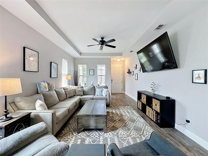 Property Photo:  105 Aberdeen Street  FL 33896 