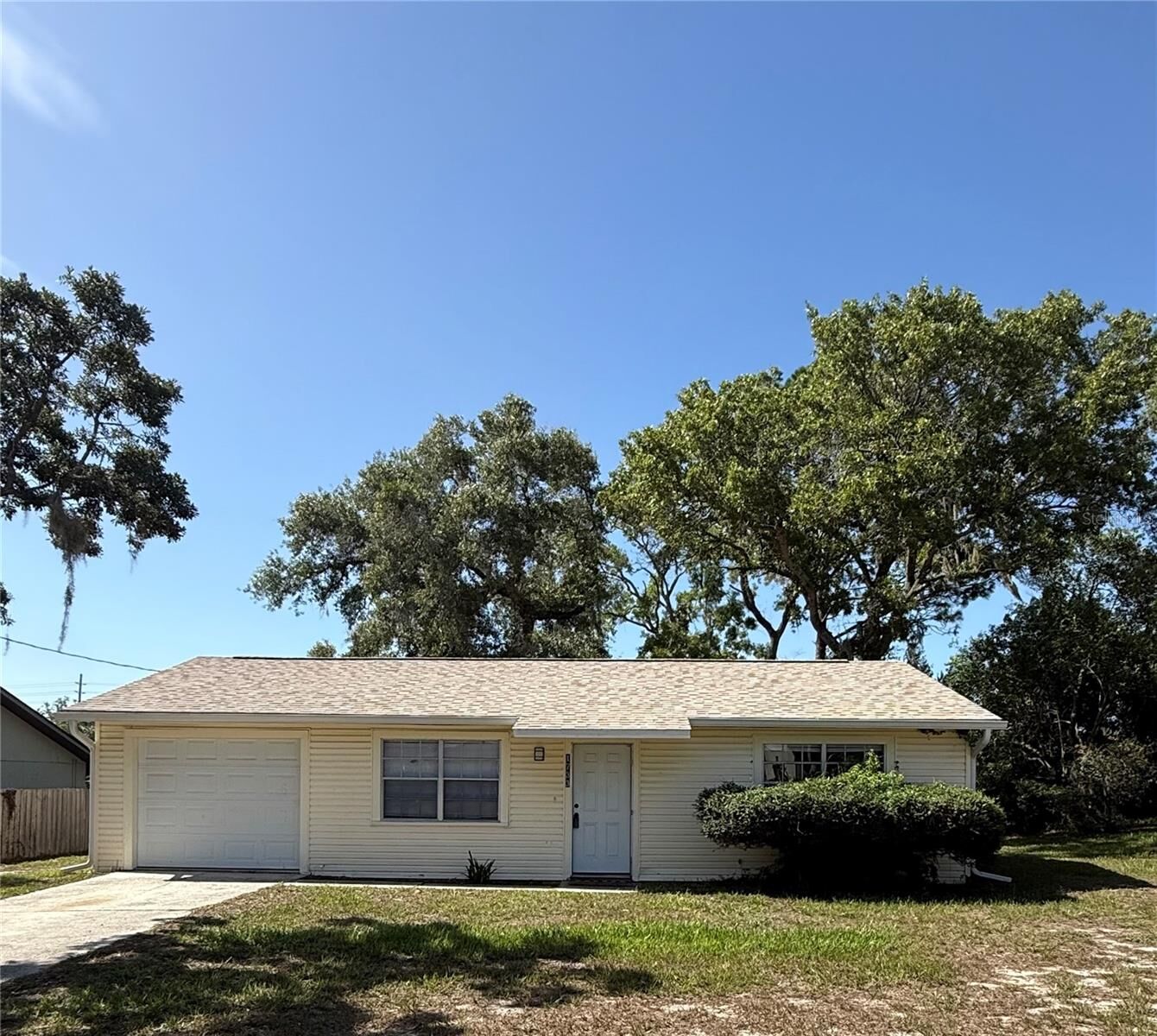 Property Photo:  1733 Larkin Road  FL 34608 