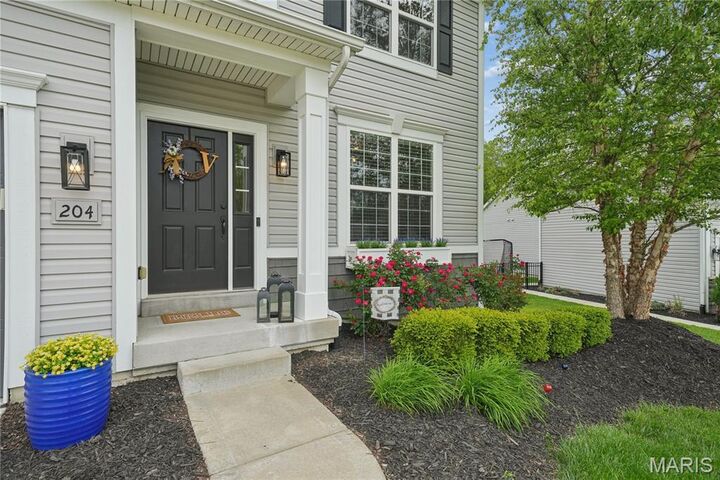 Property Photo:  204 Grayleaf Court  MO 63385 