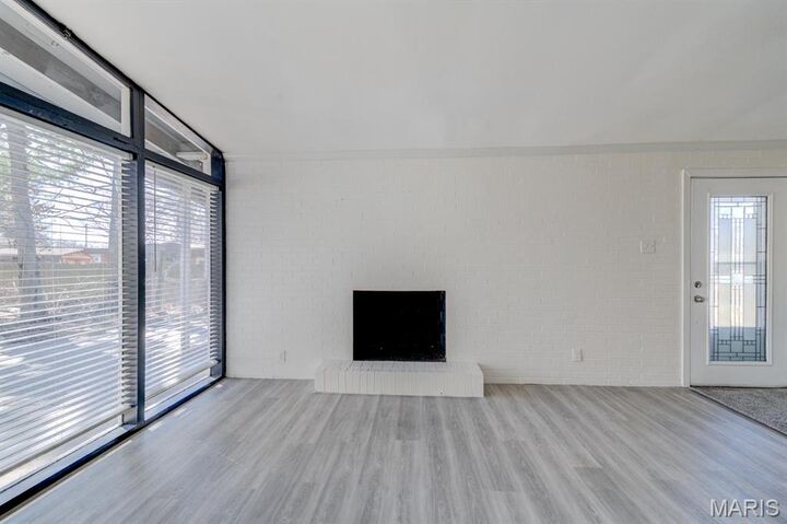 Property Photo: 6628 Bitteroot Lane MO 63134