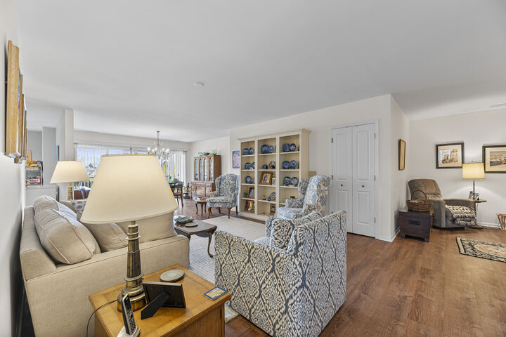 Property Photo: 3100 Lexington Lane 201 IL 60026