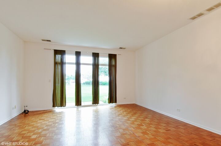 Property Photo: 826 Genesee Drive IL 60563