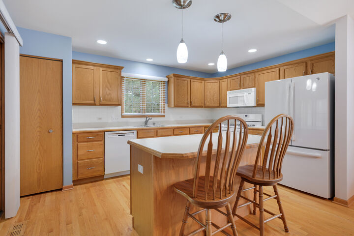 Property Photo: 639 Hampshire Drive IL 60140
