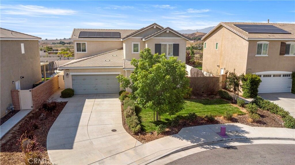 Property Photo: 1032 Marigold Court CA 92320