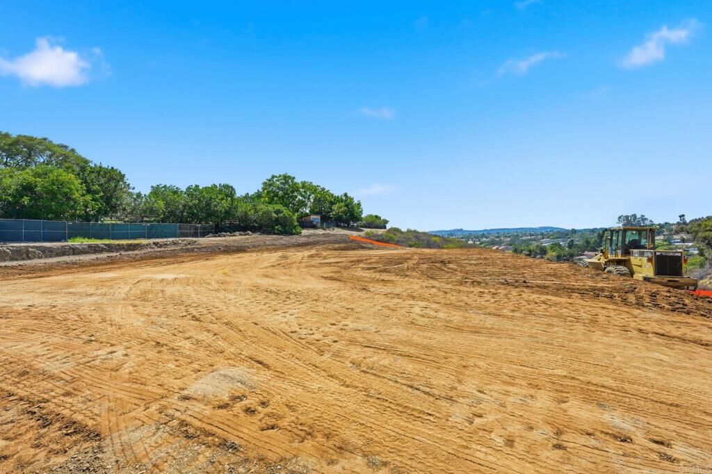 Property Photo:  2901 Wishbone Way  CA 92024 