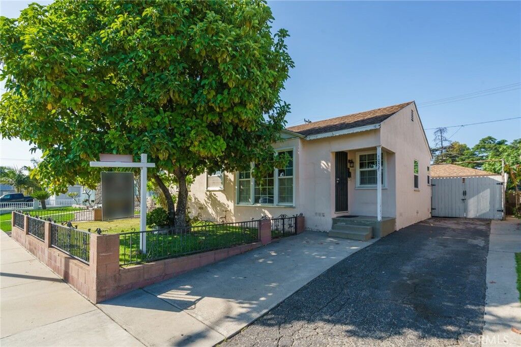Property Photo:  10521 Ben Avon Street  CA 90606 