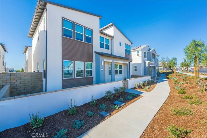 Property Photo: 412 Flycatcher CA 92618