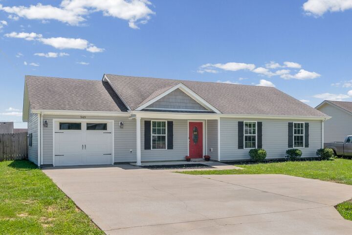 Property Photo: 949 Hugh Hunter Rd KY 42262