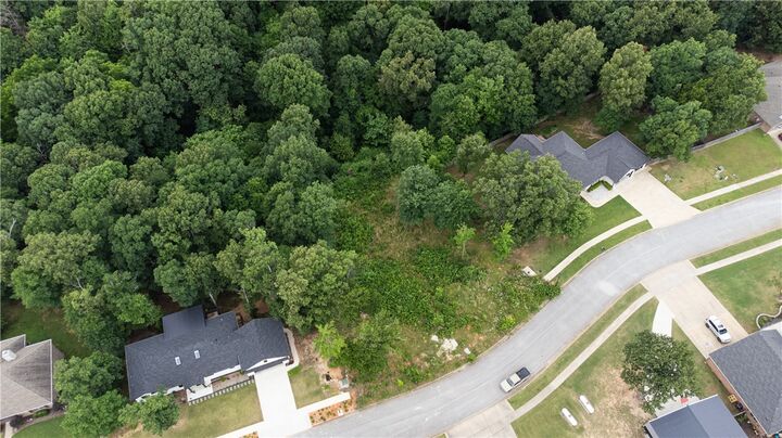 Property Photo: 2413 N Quick Fox Avenue AR 72704