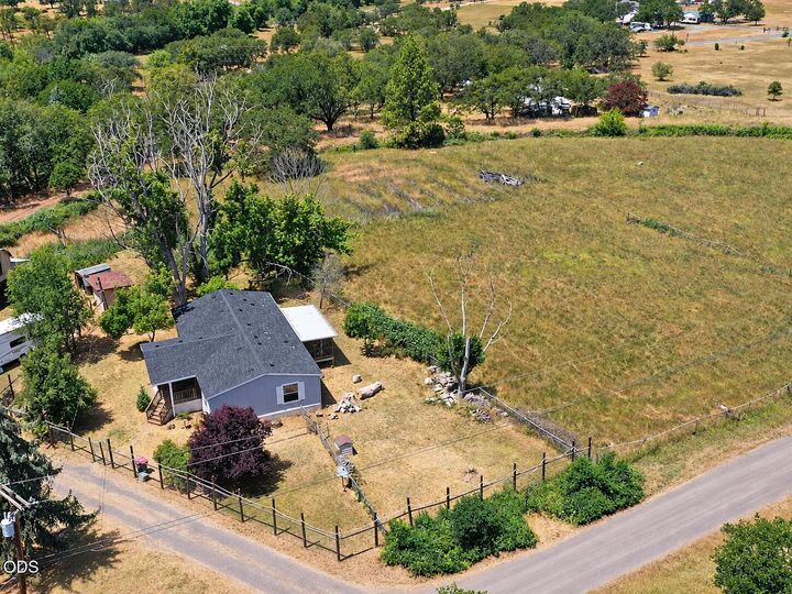 Property Photo: 1245 Davanna Drive OR 97524
