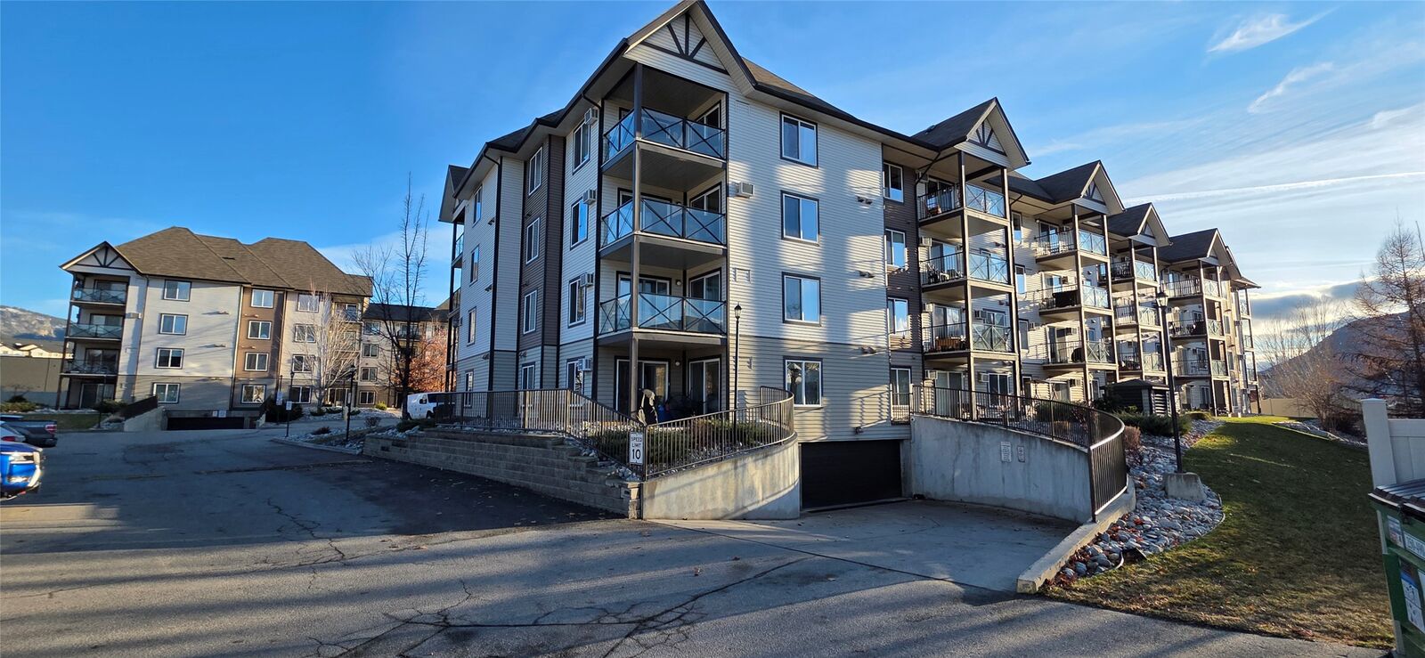 Property Photo:  256 Hastings Avenue 206  BC V2A 2V6 