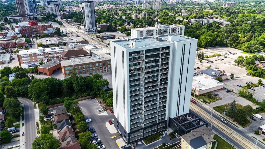 Property Photo:  741 King Street 1711  ON N2G 0E9 