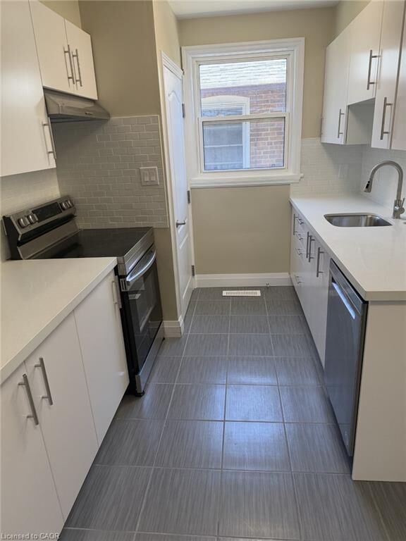 Property Photo: 377 Martin Street Upper ON L9T 2R6