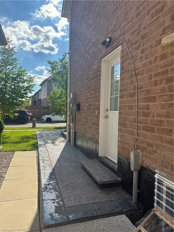 Property Photo: 65 Sinden Road Lower ON N3T 0P5