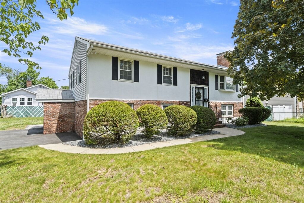 Property Photo:  8 Main St  MA 01887 