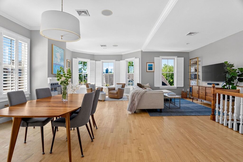 Property Photo:  4 Mount Vernon Avenue 3  MA 02129 