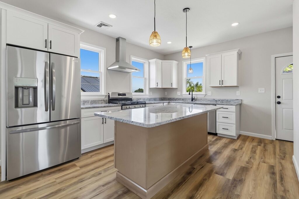 Property Photo:  72 South Ave  MA 02151 