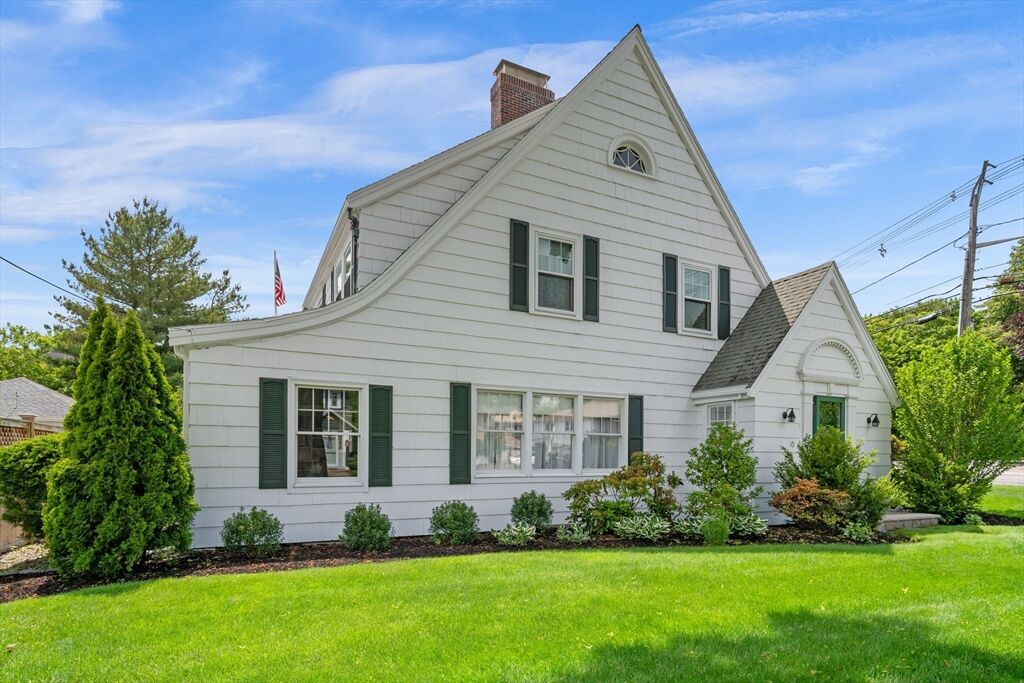 Property Photo:  10 Charlotte Road  MA 01945 