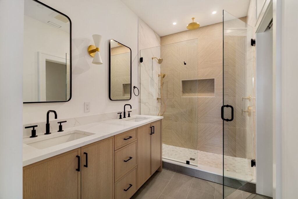 Property Photo:  15 South Waverly 15  MA 02135 