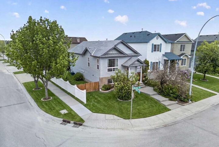 Property Photo:  171 Saddlemont Crescent NE  AB T3J 4R6 
