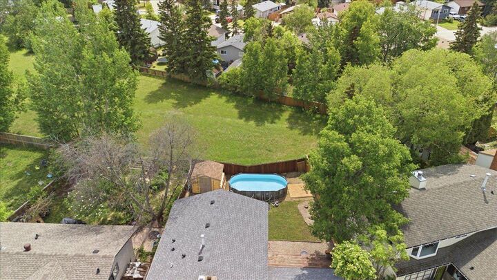 Photo de la propriété: 9721 75 Avenue AB T8V 4X1