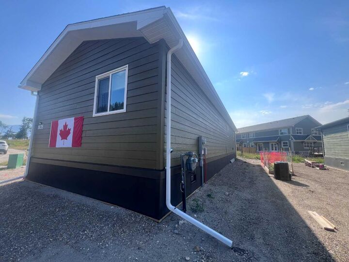 Property Photo: 1035 Lodgepole Street AB T0E 1E0