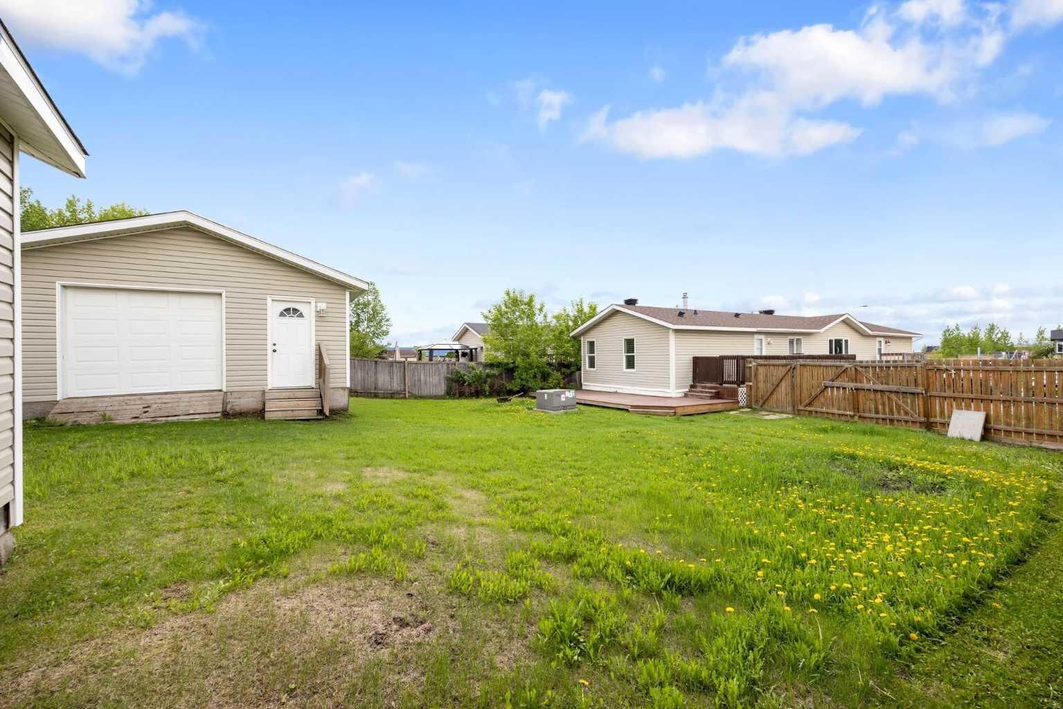 Property Photo: 132 Greentree Crescent AB T9H 3Y2