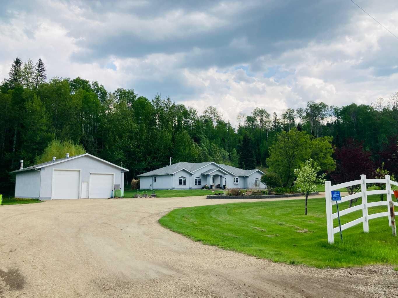 Property Photo: 593037 Range Road 122 6 AB T7S 1N9
