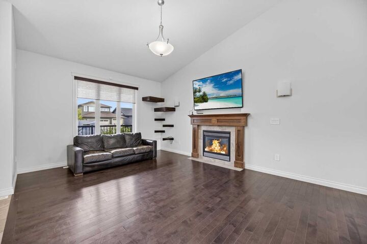 Property Photo: 17 Viceroy Crescent AB T4H 0C4