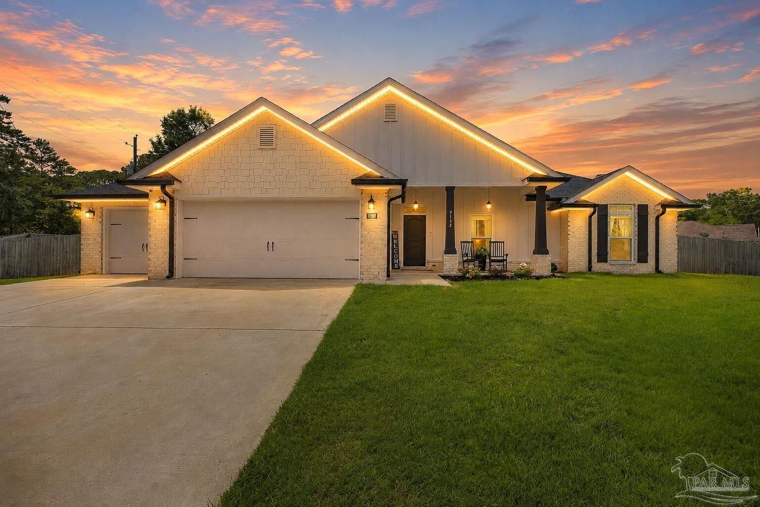 Property Photo:  3132 Lynn Dr  FL 32566 