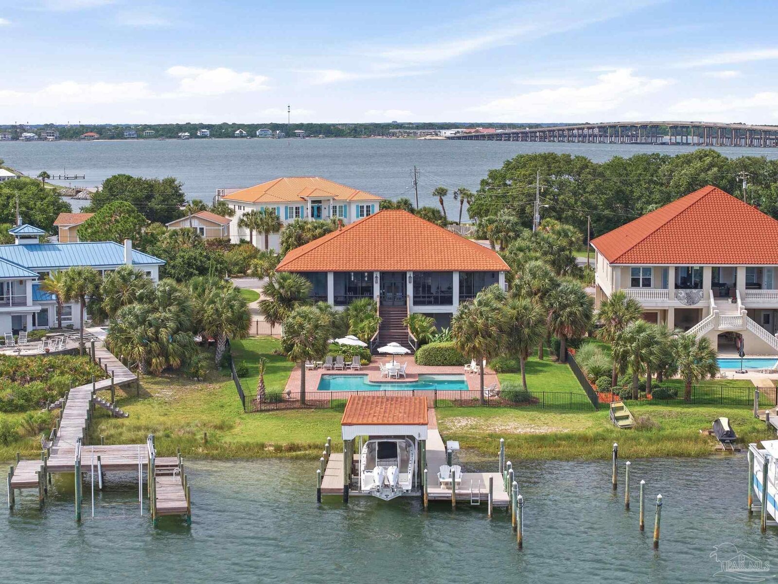Property Photo:  214 Sabine Dr  FL 32561 