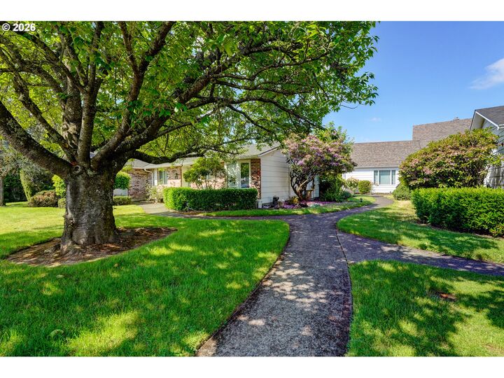 Property Photo:  1401 SE 130th Ave  OR 97233 
