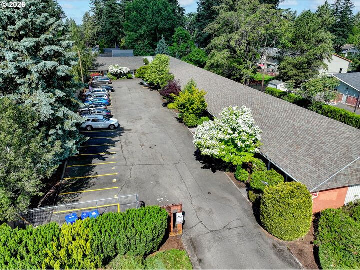 Property Photo:  611 SE 139th Ave  OR 97233 