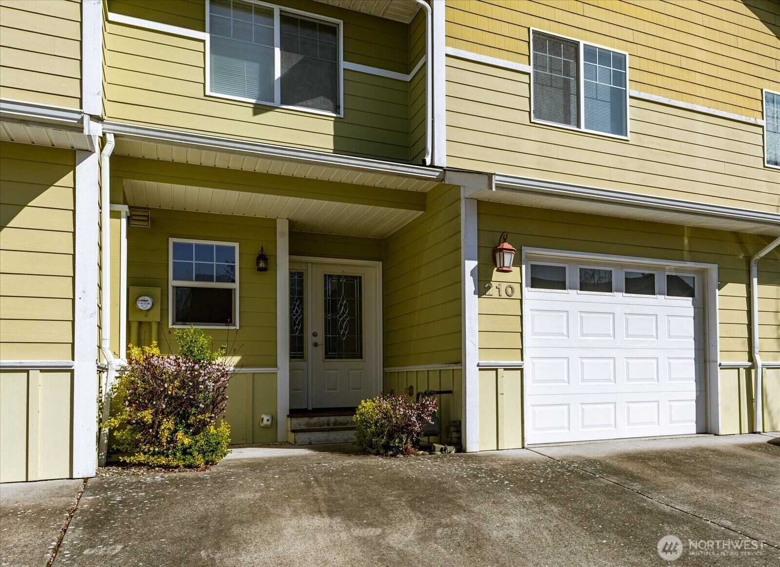 Property Photo: 210 SE Melrose Drive WA 98277