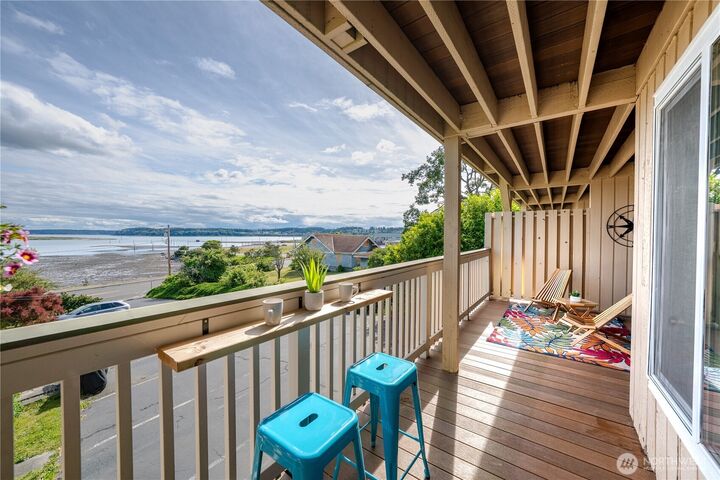 Property Photo: 1199 9th Avenue 204 WA 98277