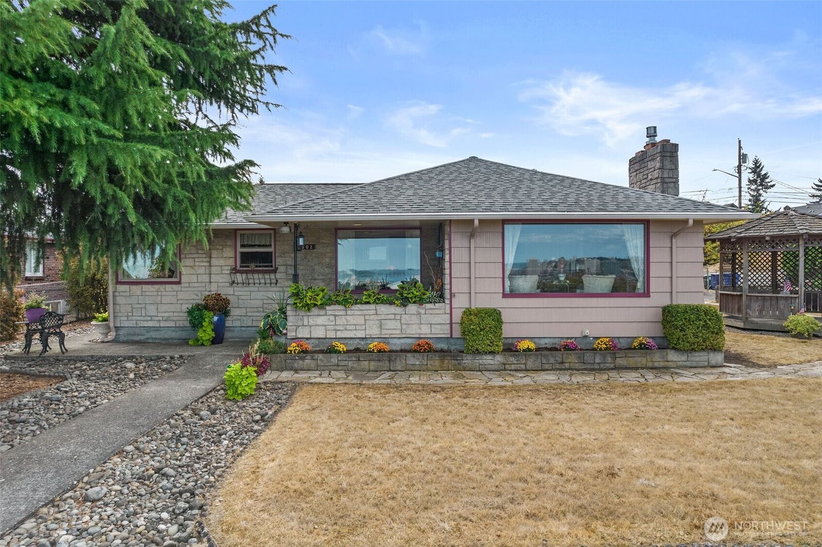 Property Photo:  502 E 32nd Street  WA 98404 
