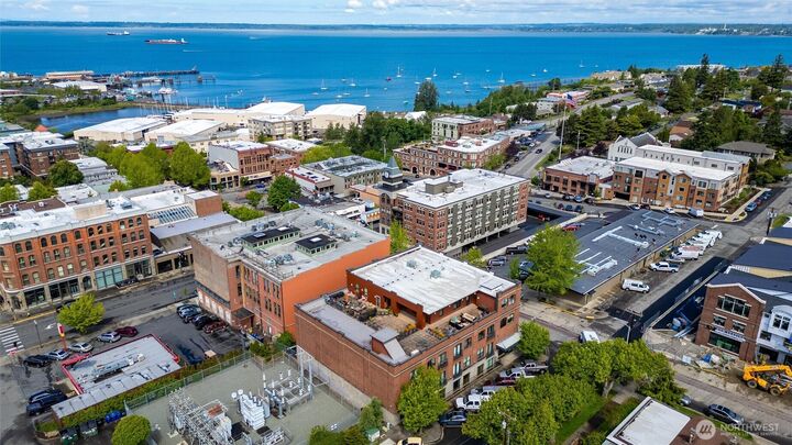Property Photo: 1224 Harris Avenue 207 WA 98225