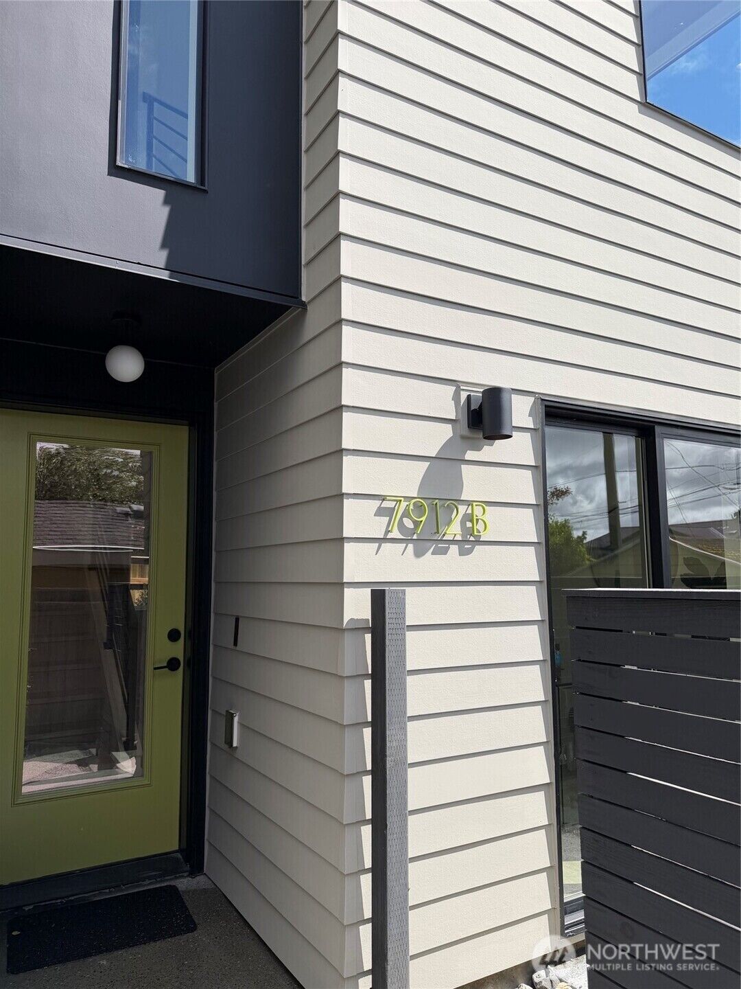 Property Photo:  7912  34th Avenue SW B  WA 98126 